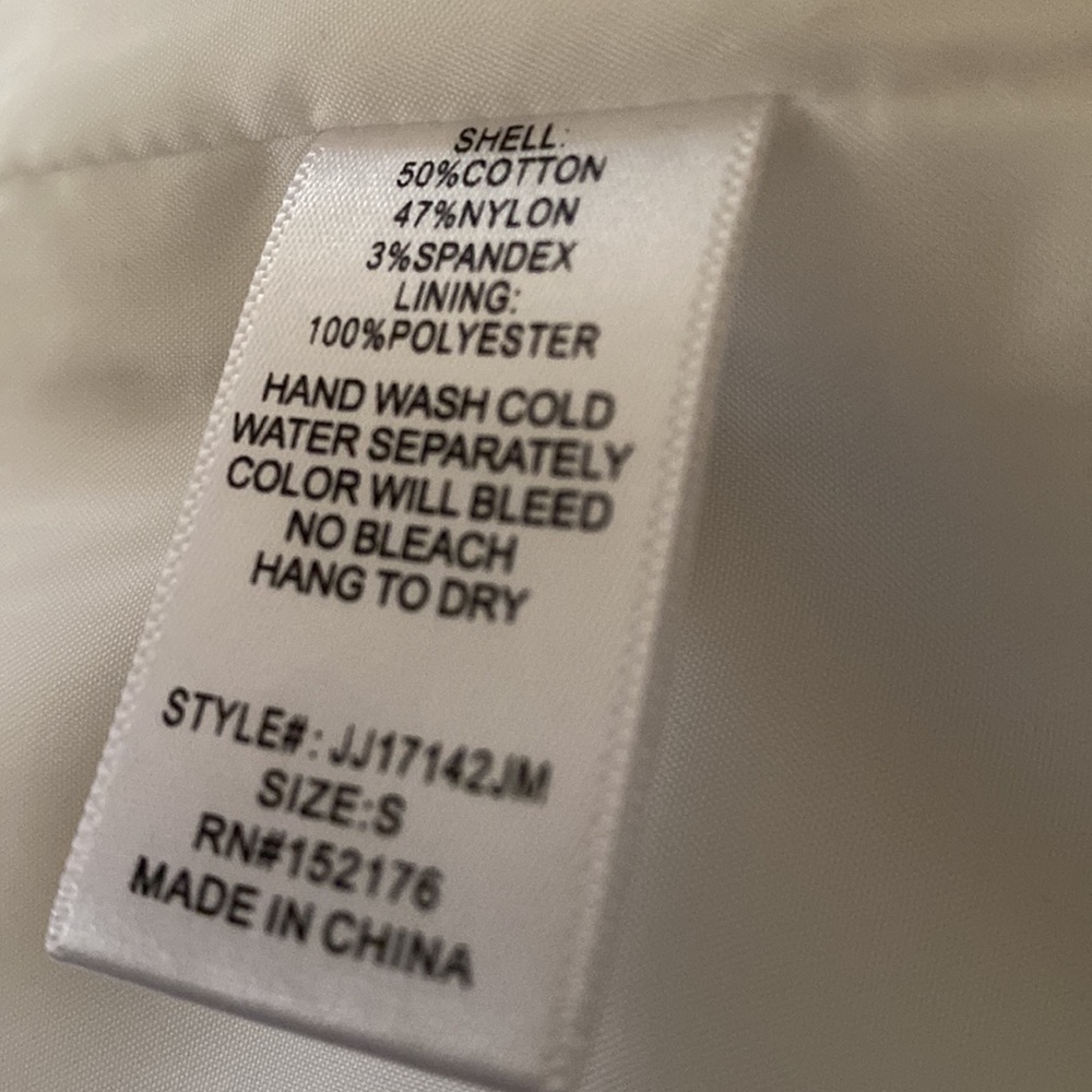 RESET by Jane gorgeous white blazer. So classy and stylish!! Great pockets - Picture 10 of 10